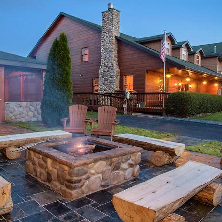 Berry Springs Lodge Sevierville Exterior photo