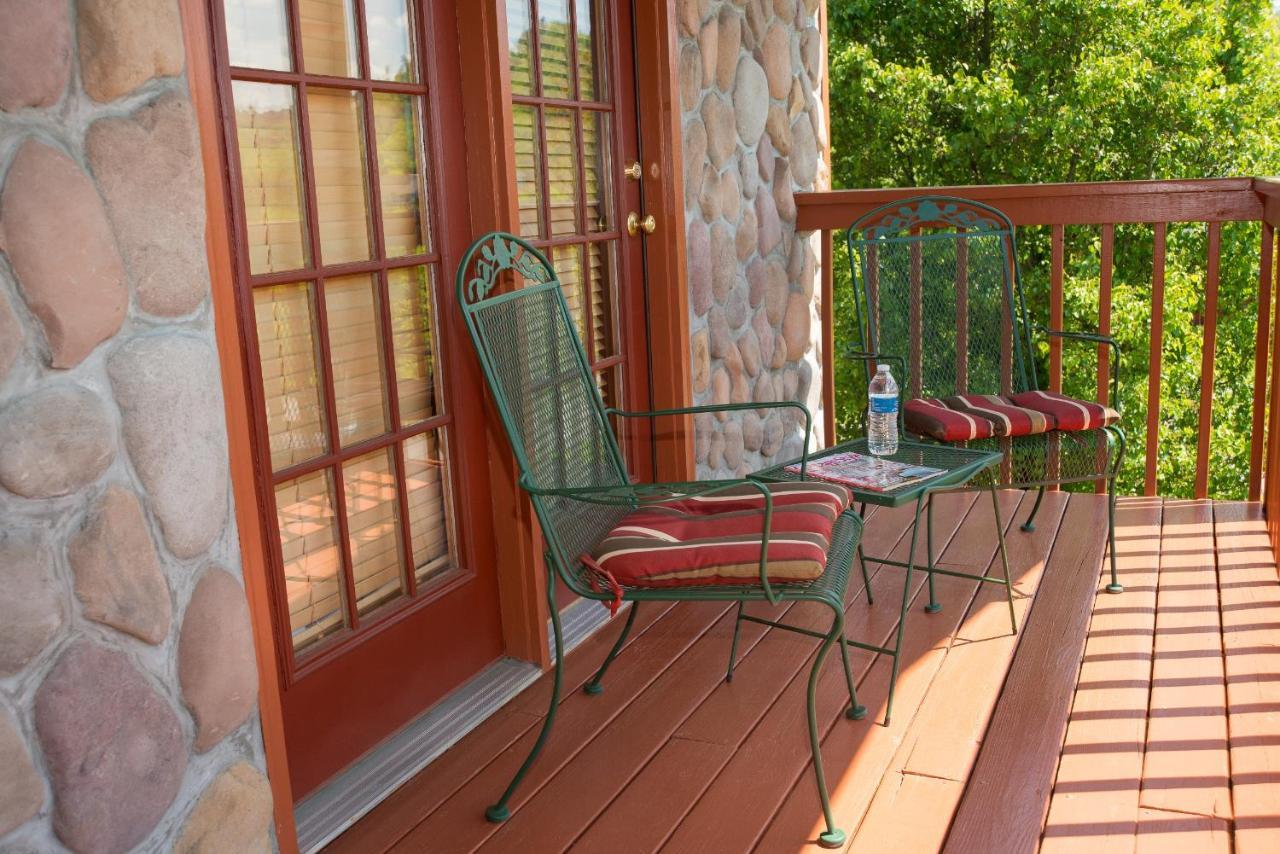 Berry Springs Lodge Sevierville Room photo